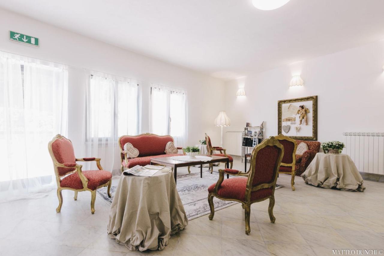 Hotel - Ristorante Pintadera Massa  Eksteriør billede