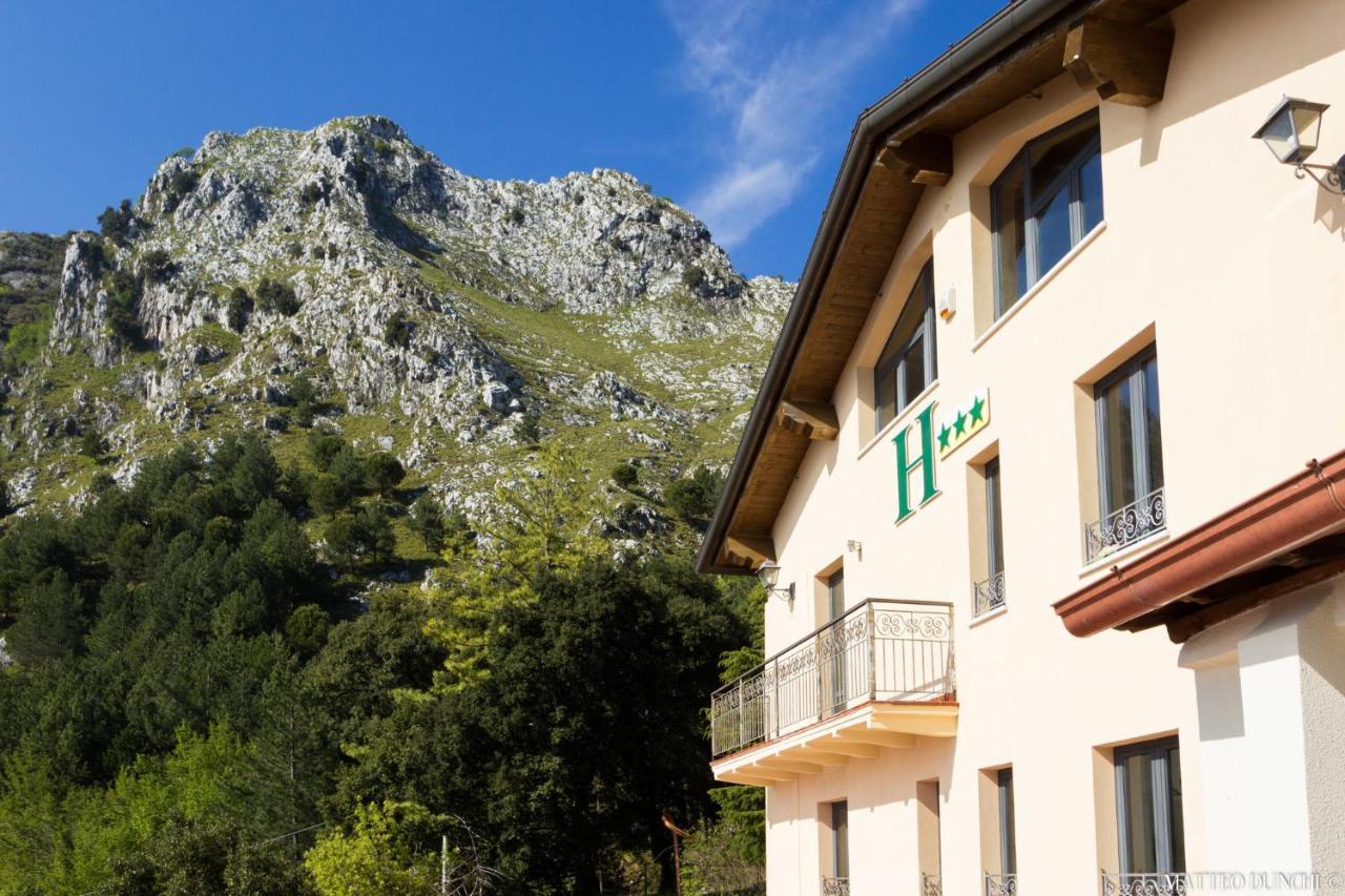 Hotel - Ristorante Pintadera Massa  Eksteriør billede